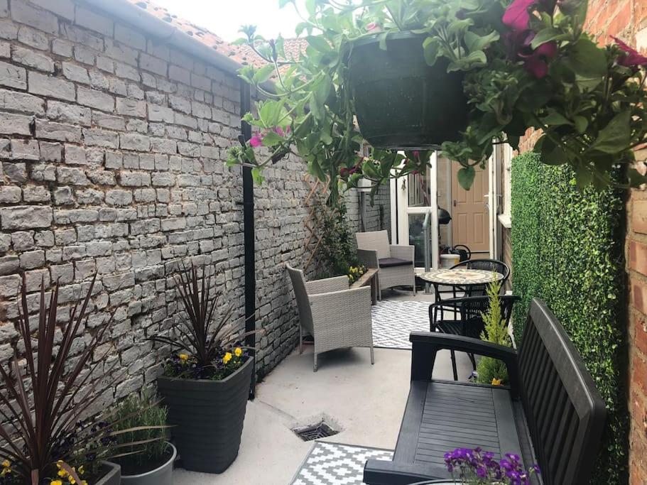 Large Cottage, Beach, Pubs Shops, Netflix, Bbq, Dog Friendly Hunmanby Exterior photo