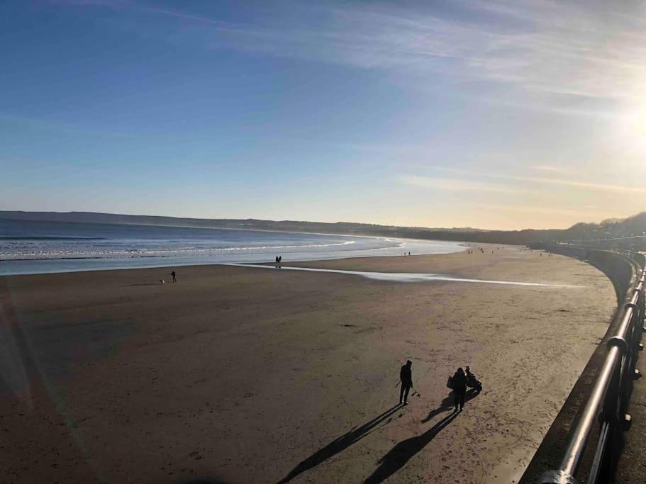 Large Cottage, Beach, Pubs Shops, Netflix, Bbq, Dog Friendly Hunmanby Exterior photo