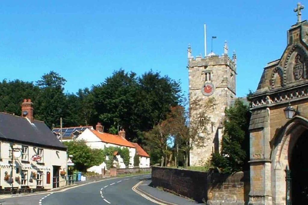 Large Cottage, Beach, Pubs Shops, Netflix, Bbq, Dog Friendly Hunmanby Exterior photo